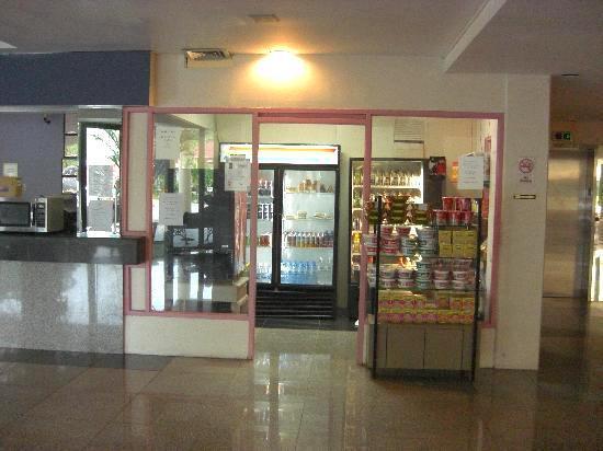 Pacific Bay Hotel Tumon Exterior photo